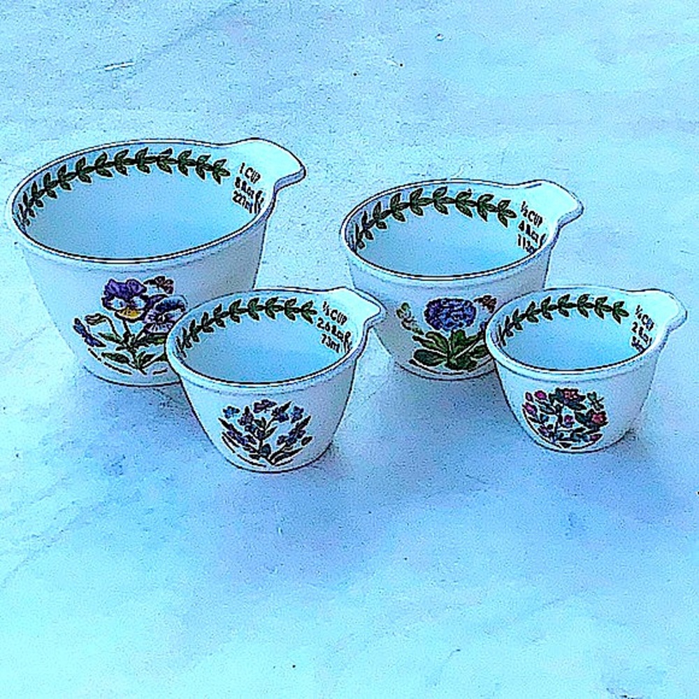 PORTMEIRION BOTANIC GARDEN MEASURING CUPS SET OF 4